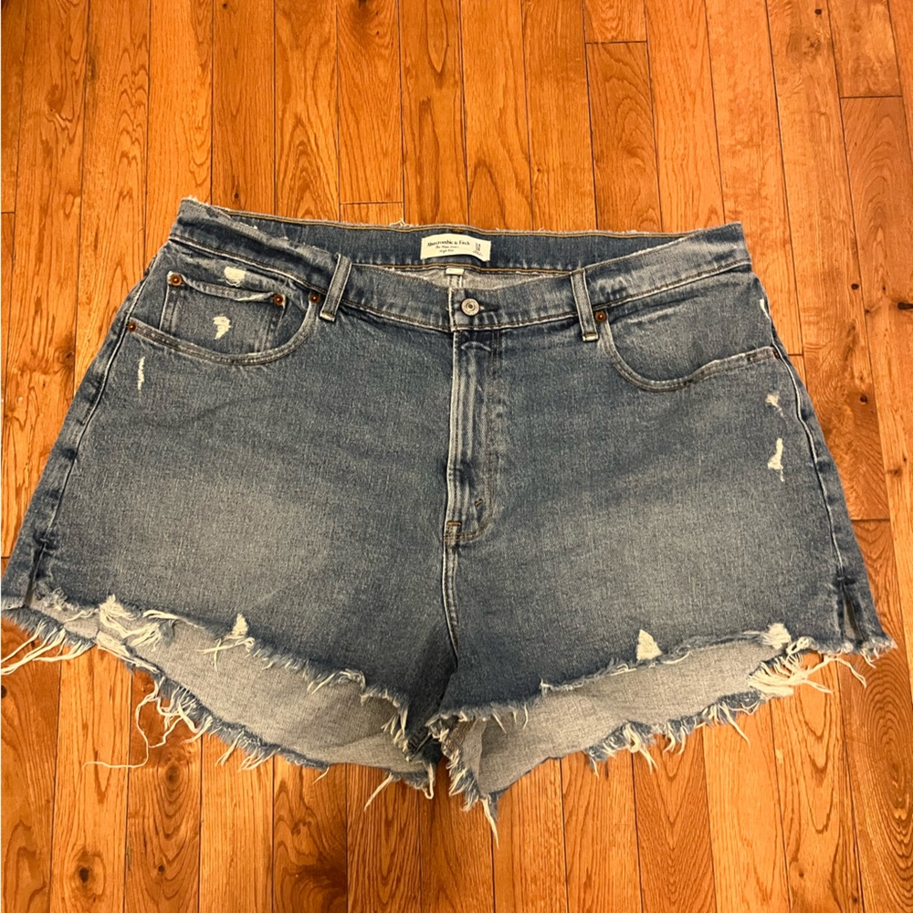 Abercrombie Curve Love Mom Short High Rise Size 18